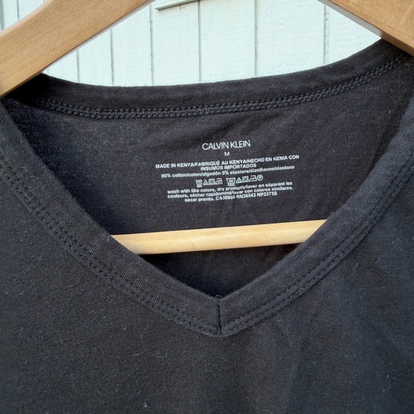 Calvin Klein Men's Classic Black Tee - Picture 2 of 3